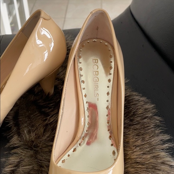 BCBGirls Peep Toe kitten heels - Picture 2 of 5